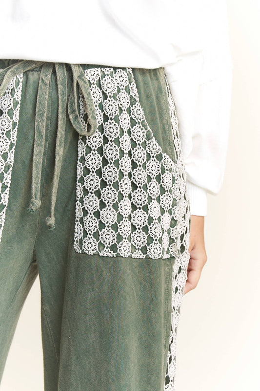 Mineral Wash Floral Daisy trim Pants