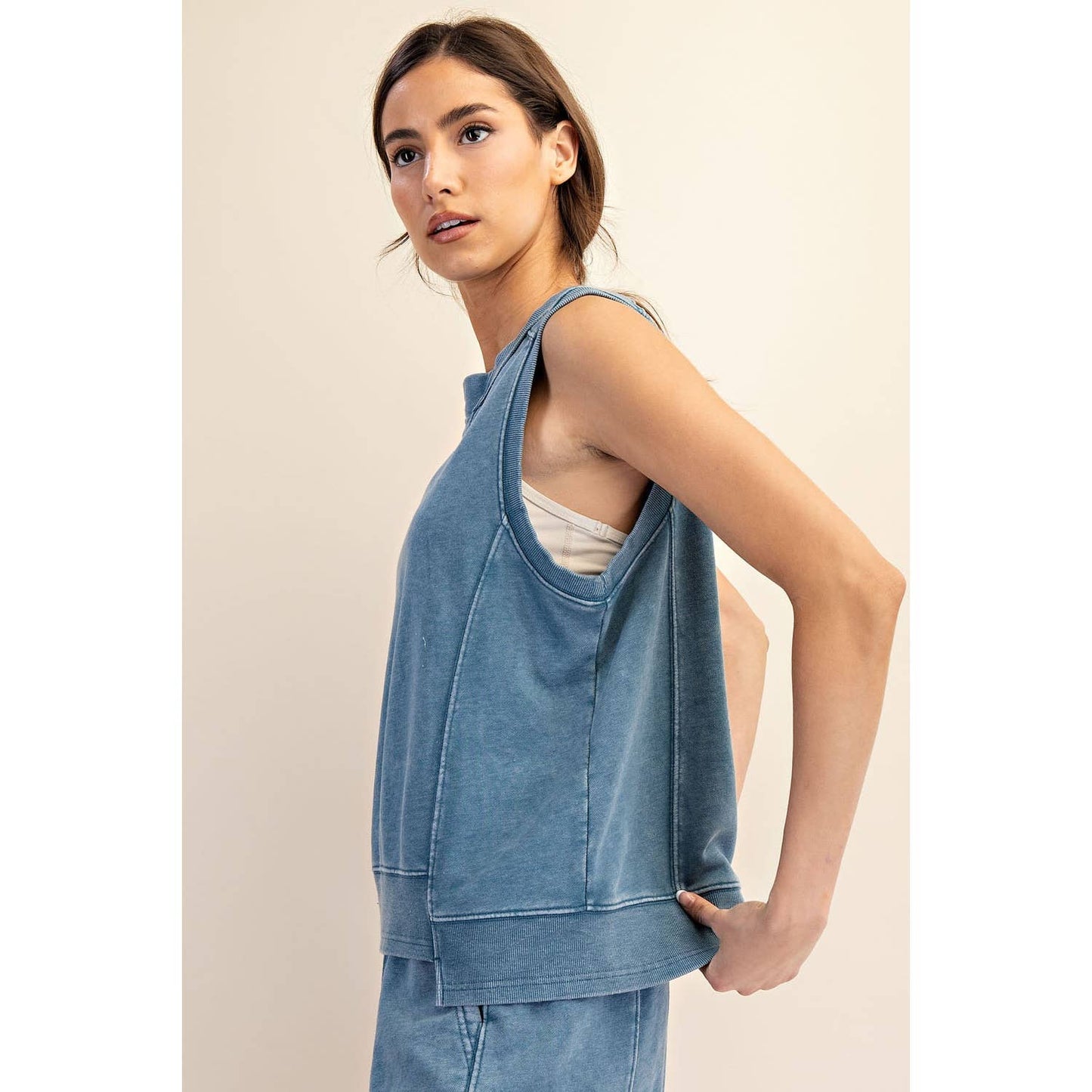 MINERAL WASHED SLEEVELESS PULLOVER