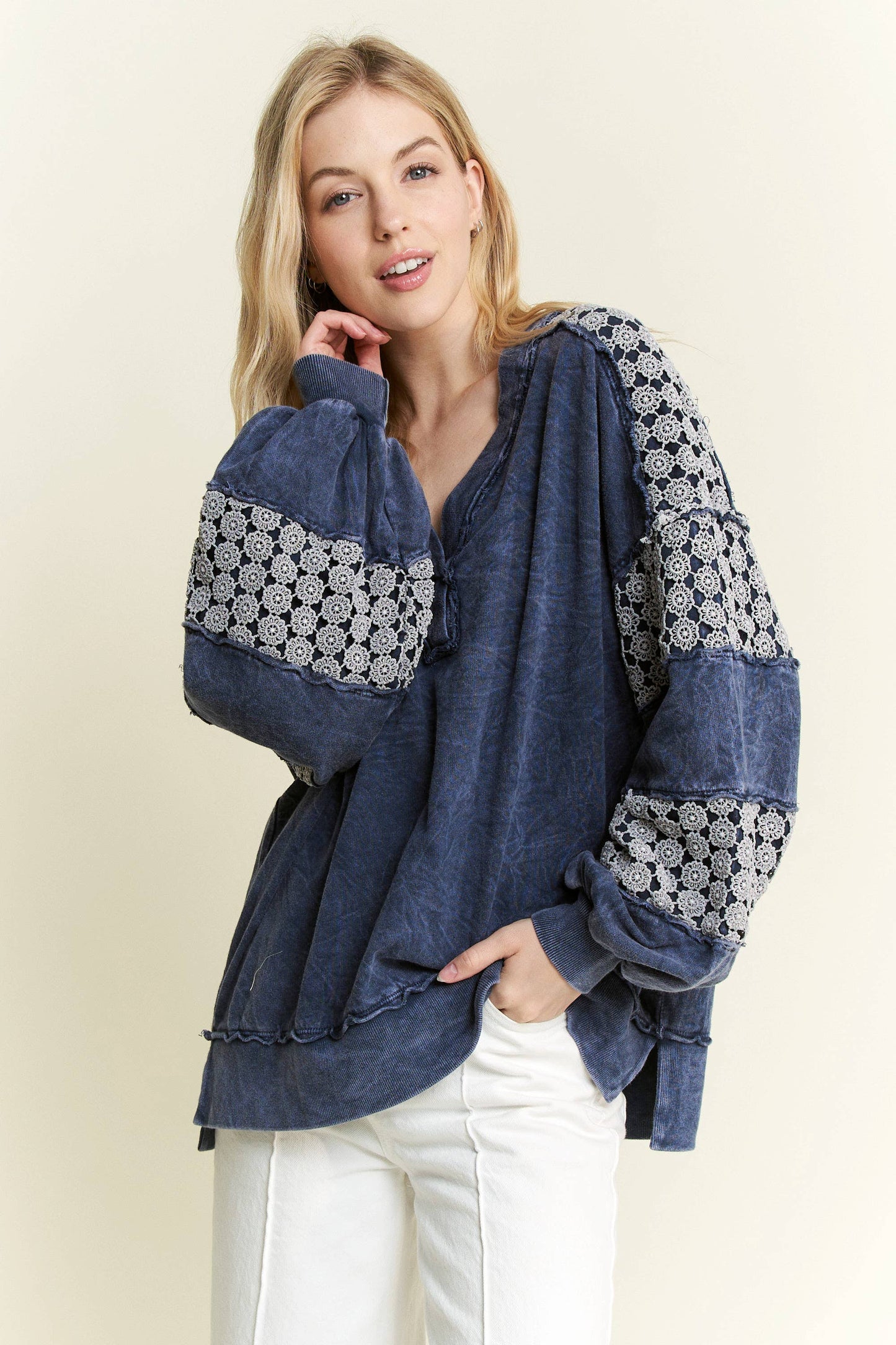 MineralWash Vneck floral detailed terry top HT5950