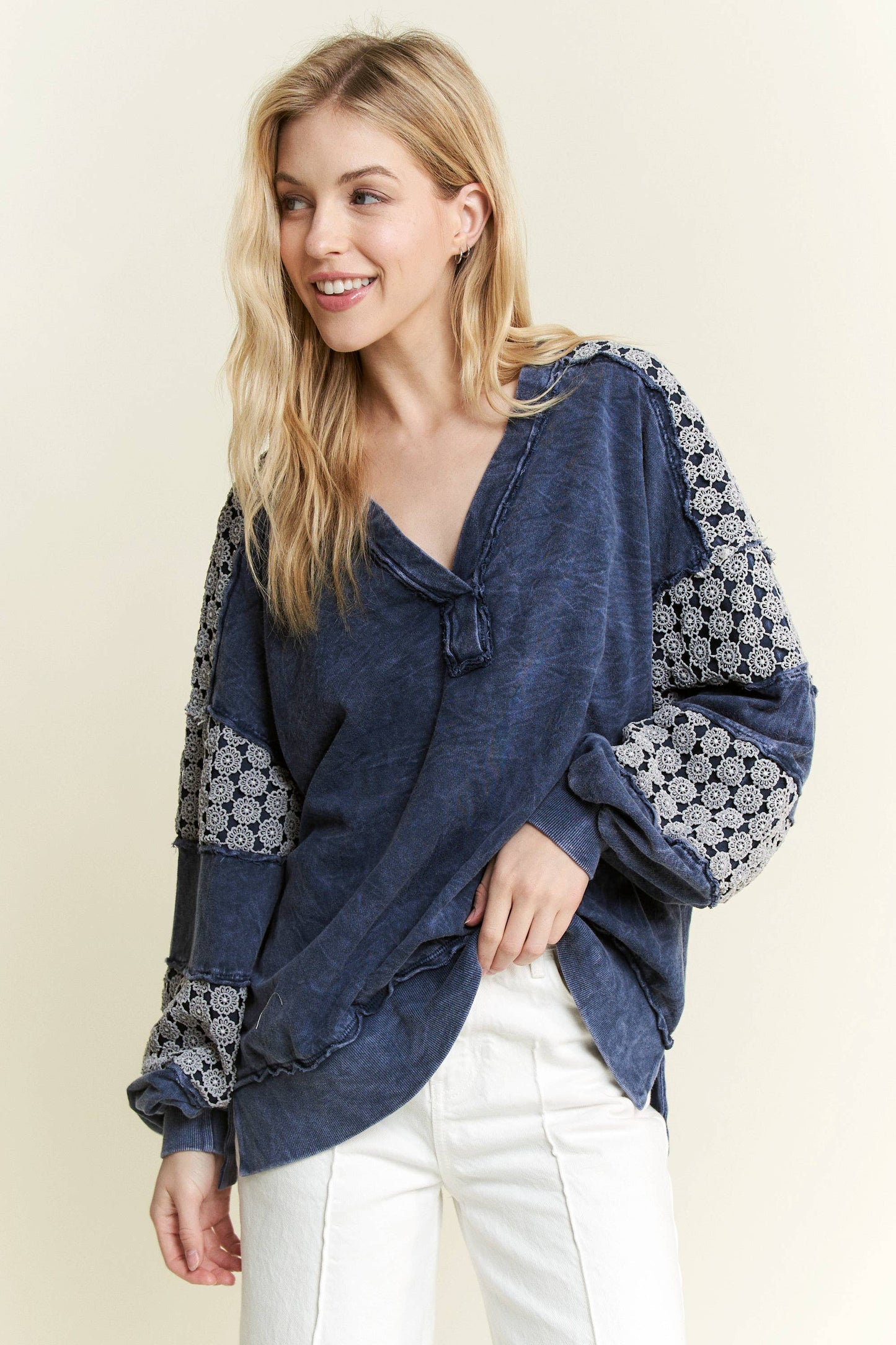 MineralWash Vneck floral detailed terry top HT5950