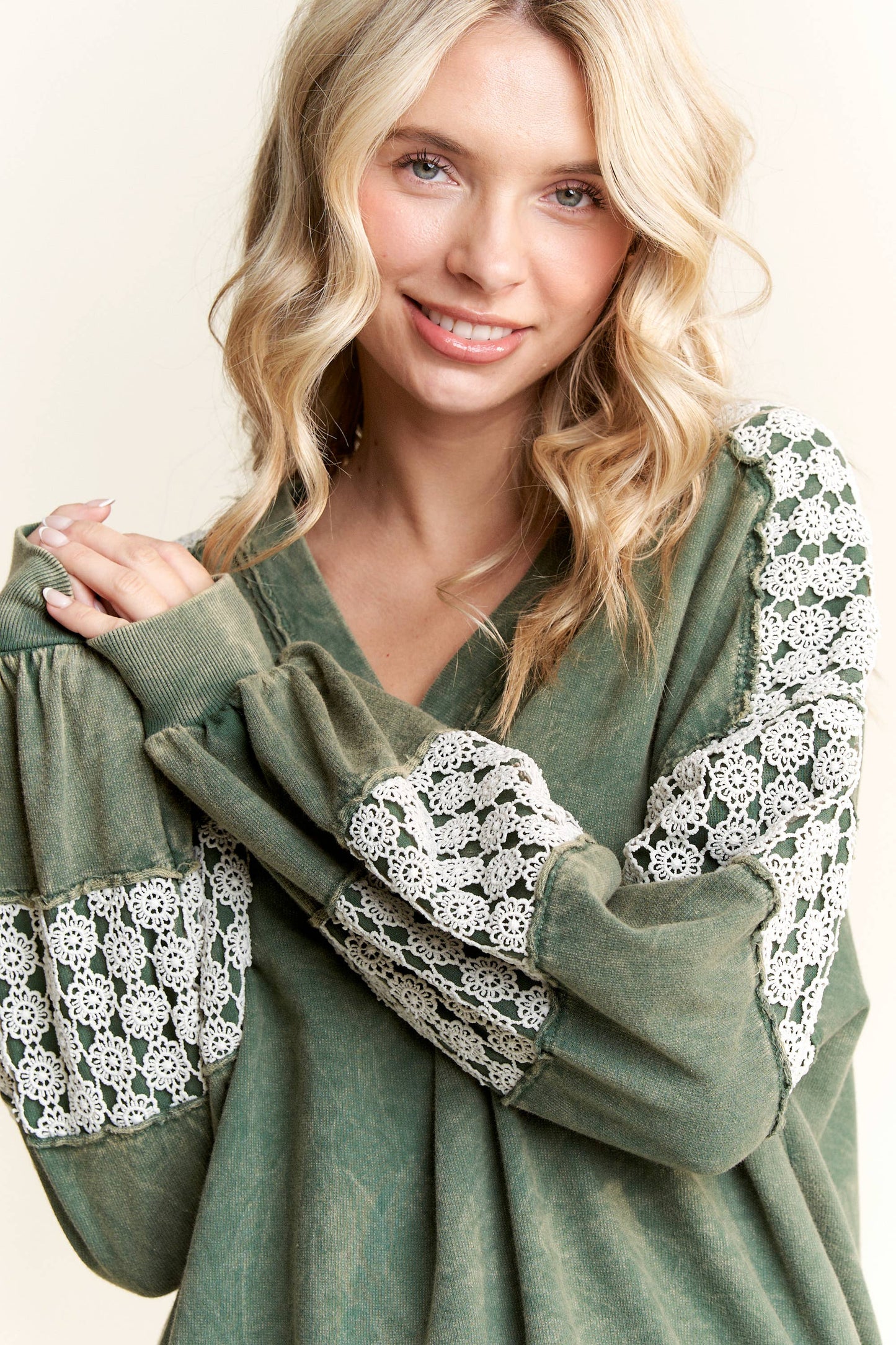 MineralWash Vneck floral detailed terry top HT5950