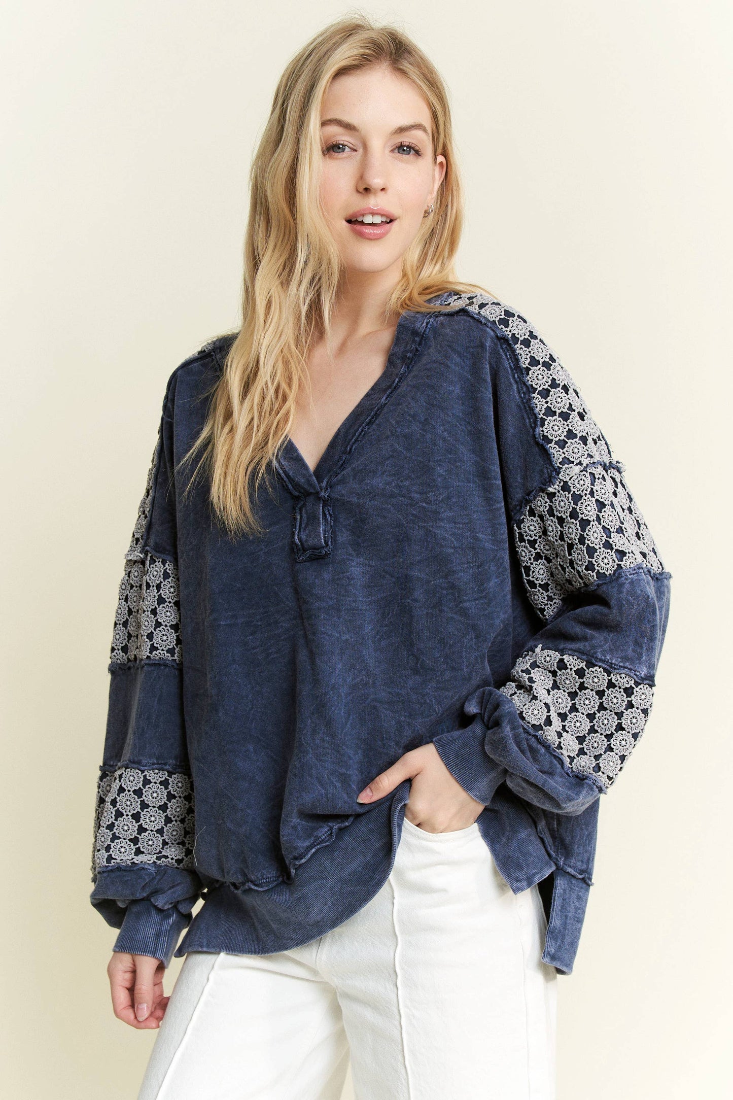 MineralWash Vneck floral detailed terry top HT5950