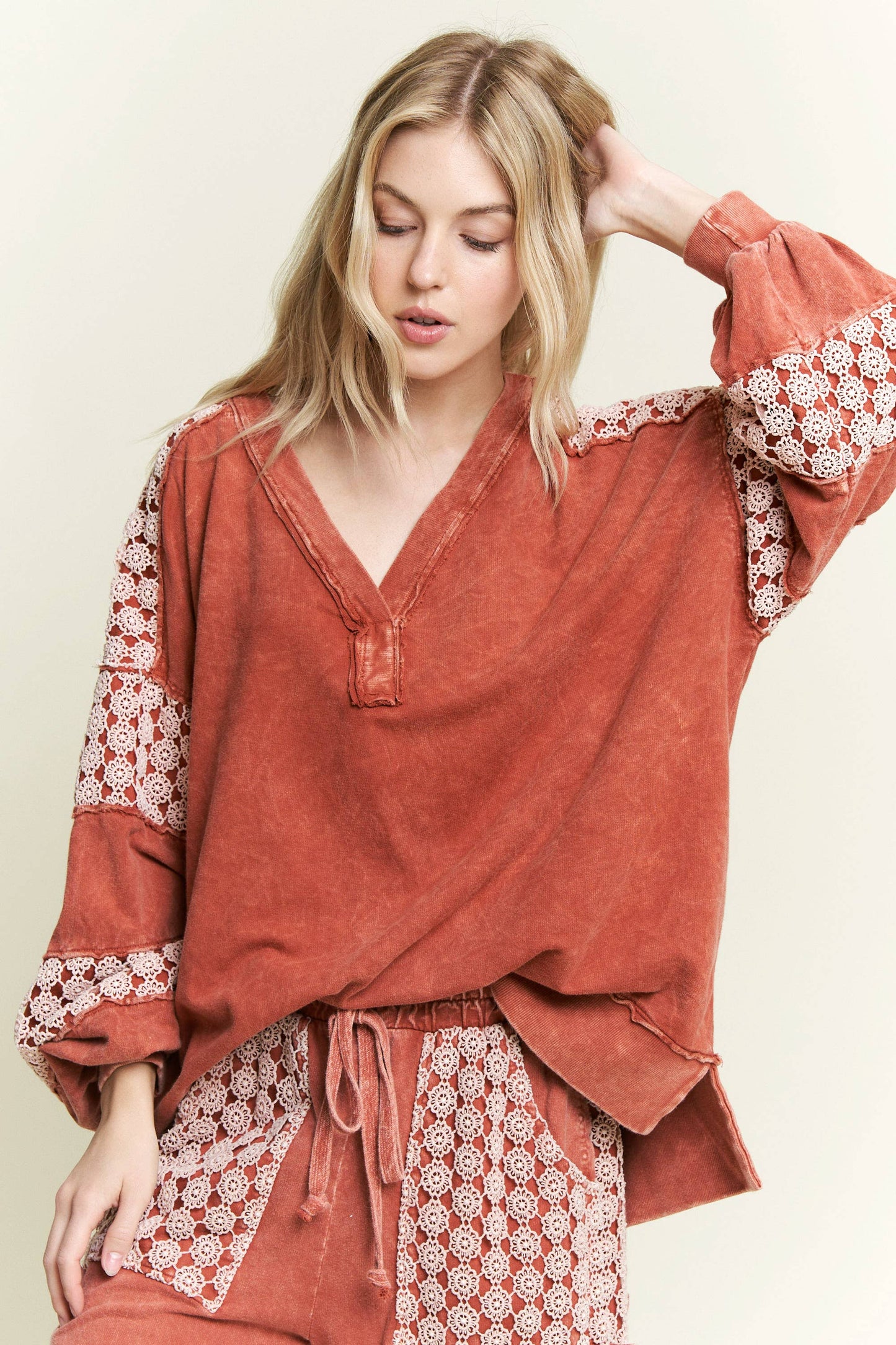 MineralWash Vneck floral detailed terry top HT5950