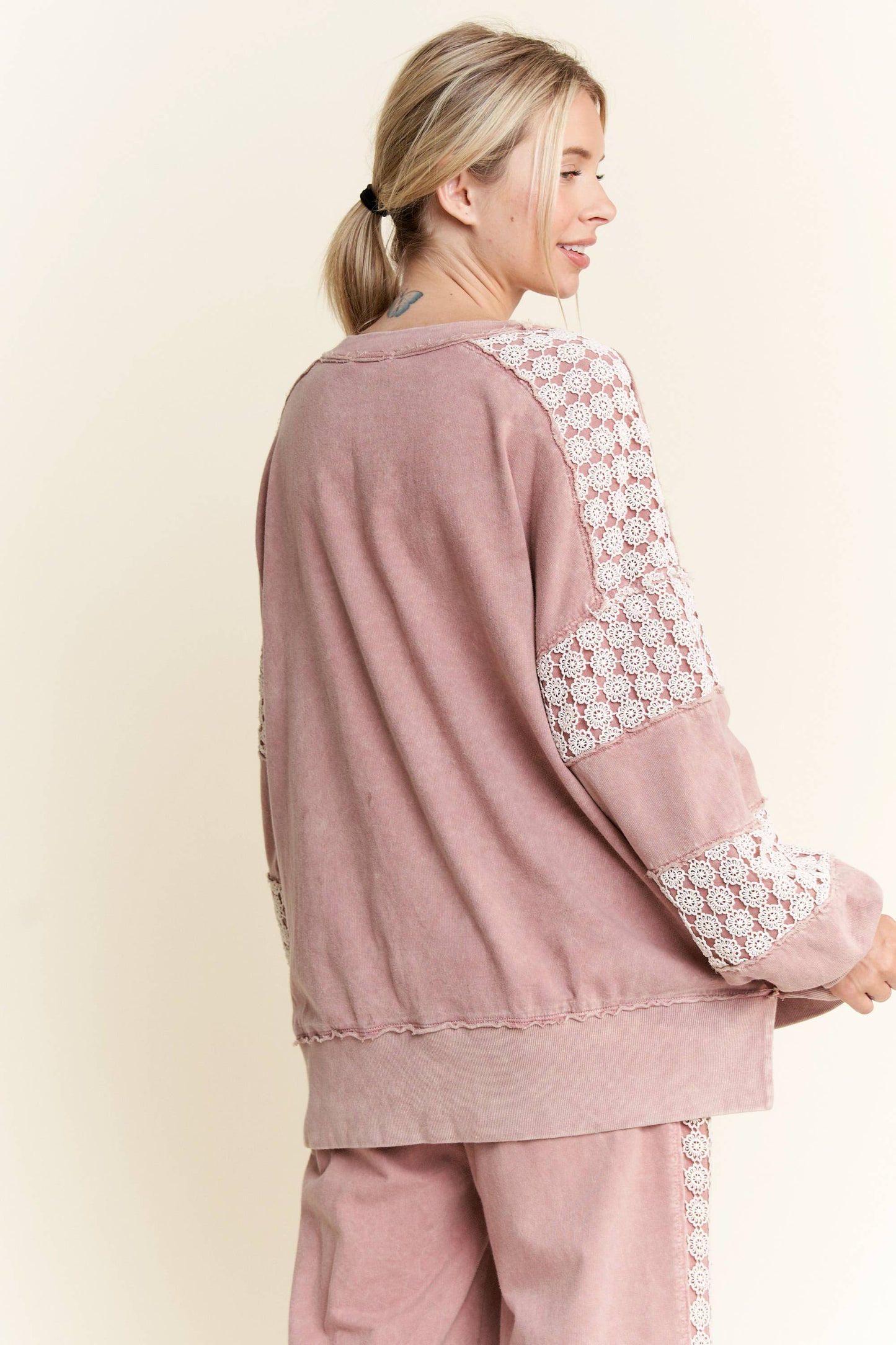 MineralWash Vneck floral detailed terry top HT5950