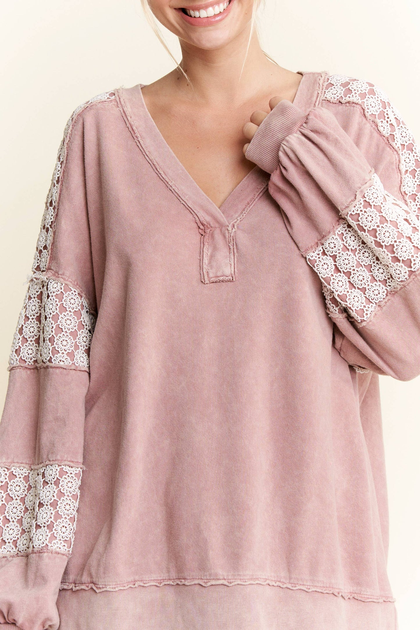 MineralWash Vneck floral detailed terry top HT5950