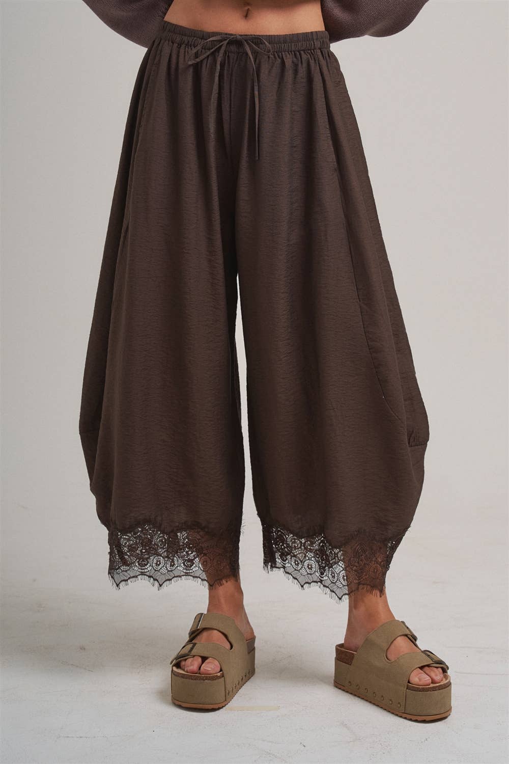 CECE FLOWY WIDE BALLOON LEG PANTS