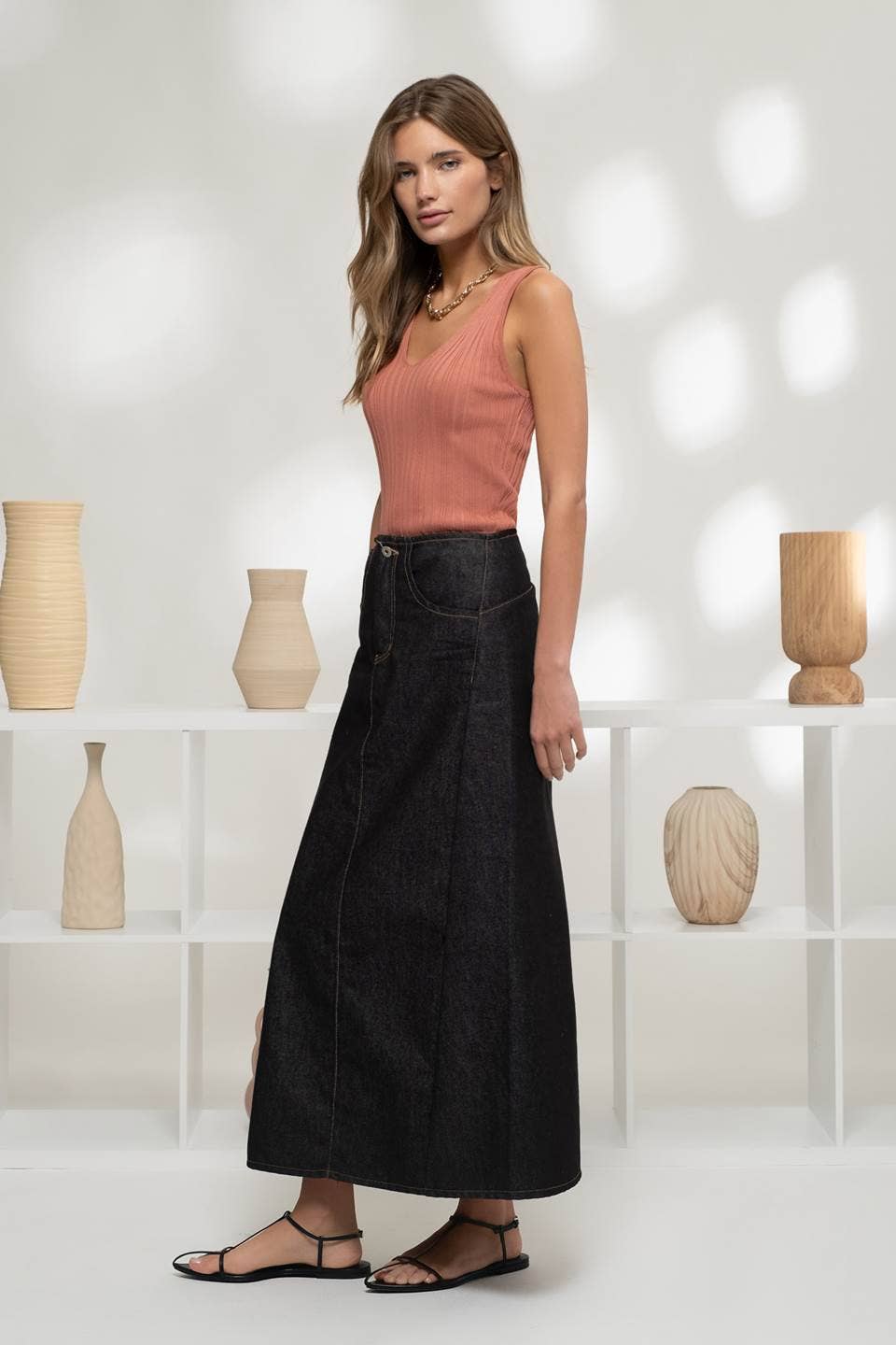 Nora SLEEVELESS V NECK SWEATER KNIT TOP