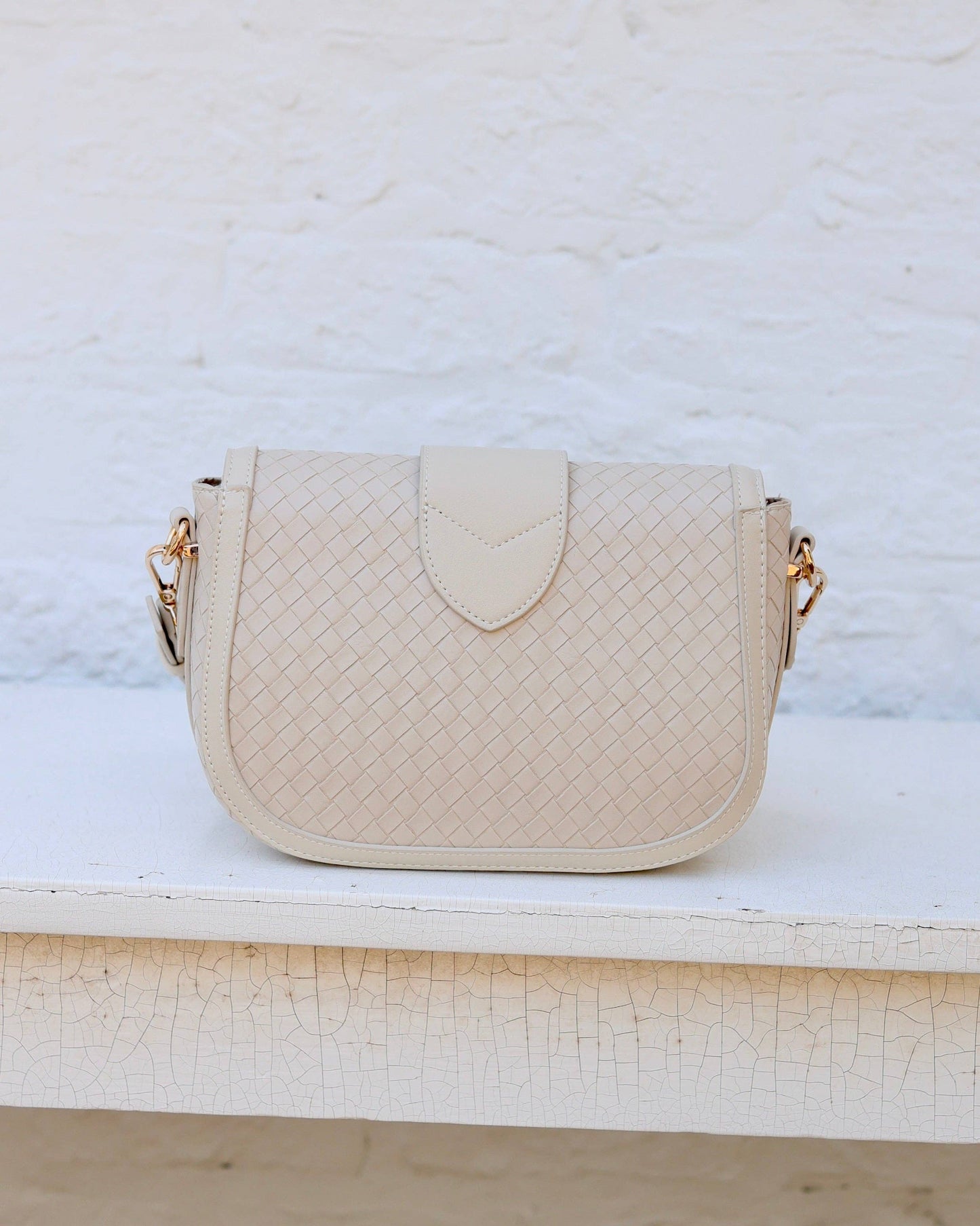 Griffin Crossbody Bag Woven Almond 🥚
