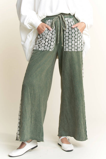 Mineral Wash Floral Daisy trim Pants