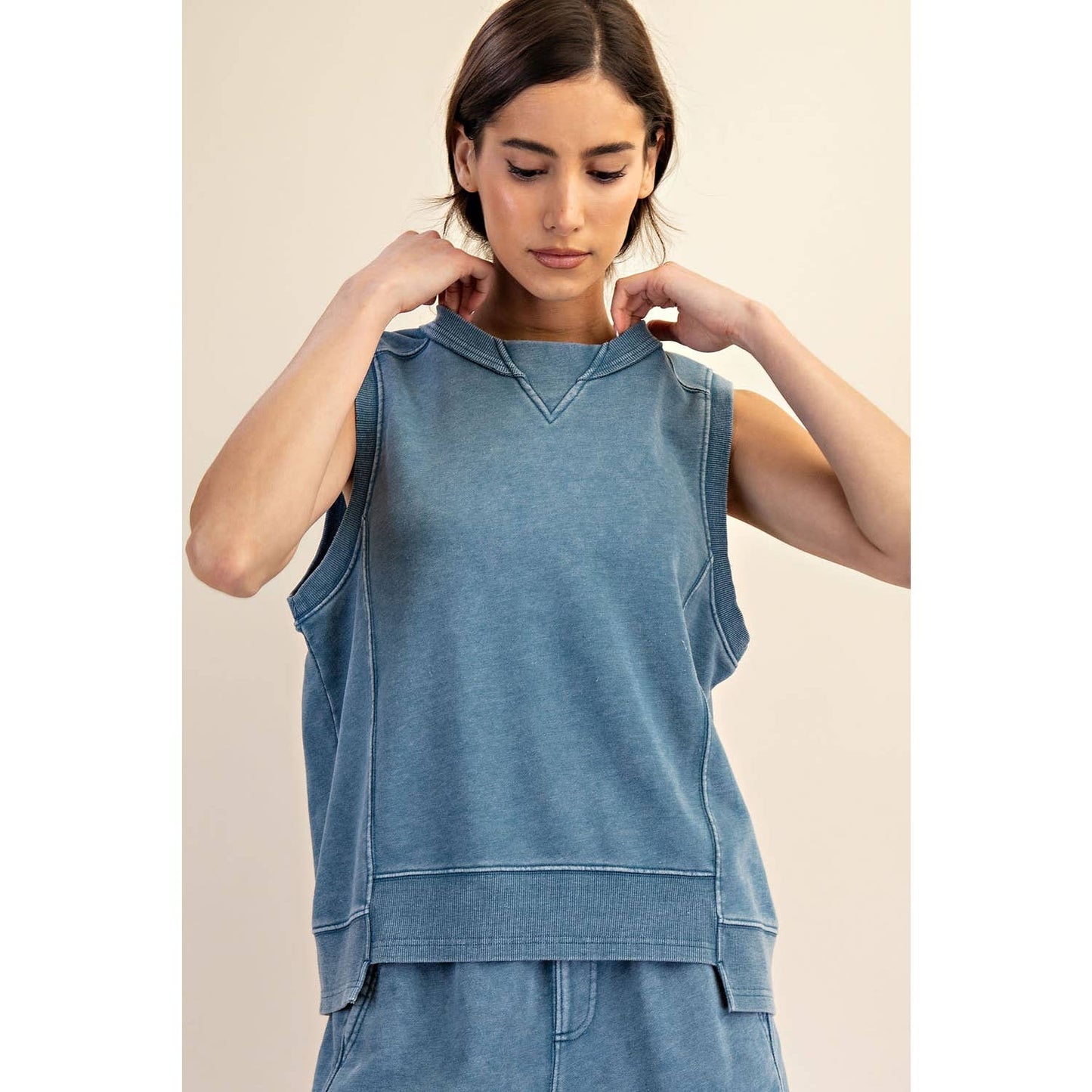 MINERAL WASHED SLEEVELESS PULLOVER