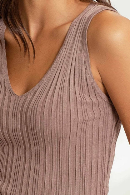 Nora SLEEVELESS V NECK SWEATER KNIT TOP