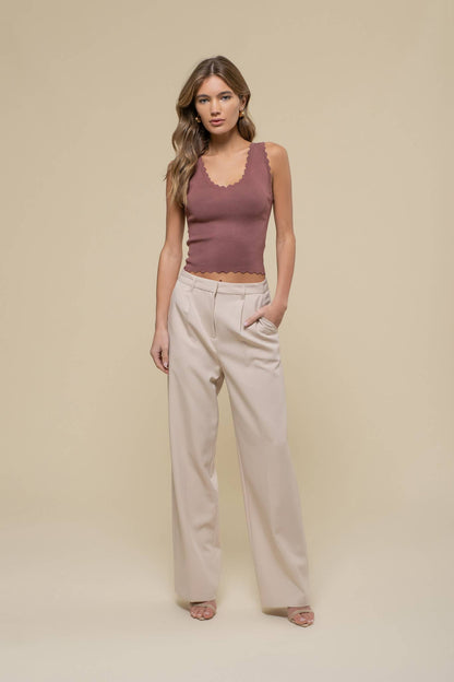 Dani SCALLOP EDGE SLEEVELESS SWEATER KNIT CROP TOP