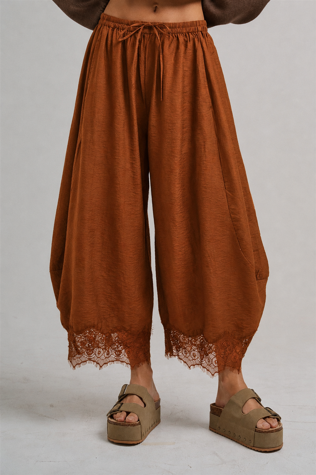 CECE FLOWY WIDE BALLOON LEG PANTS