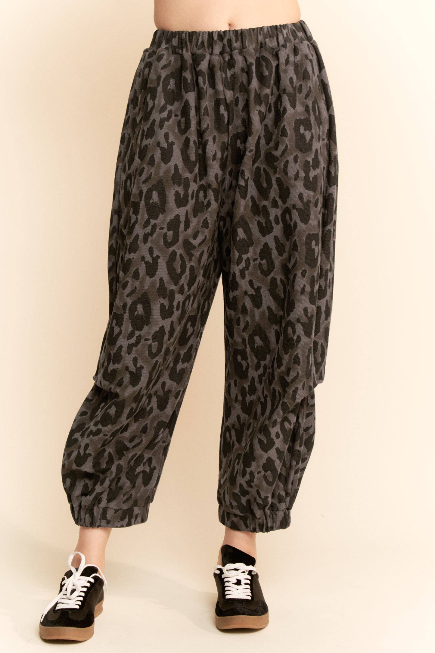 TATUM LEOPARD PRINTED SOFT KNIT CINCH TIE TOP PANTS SET