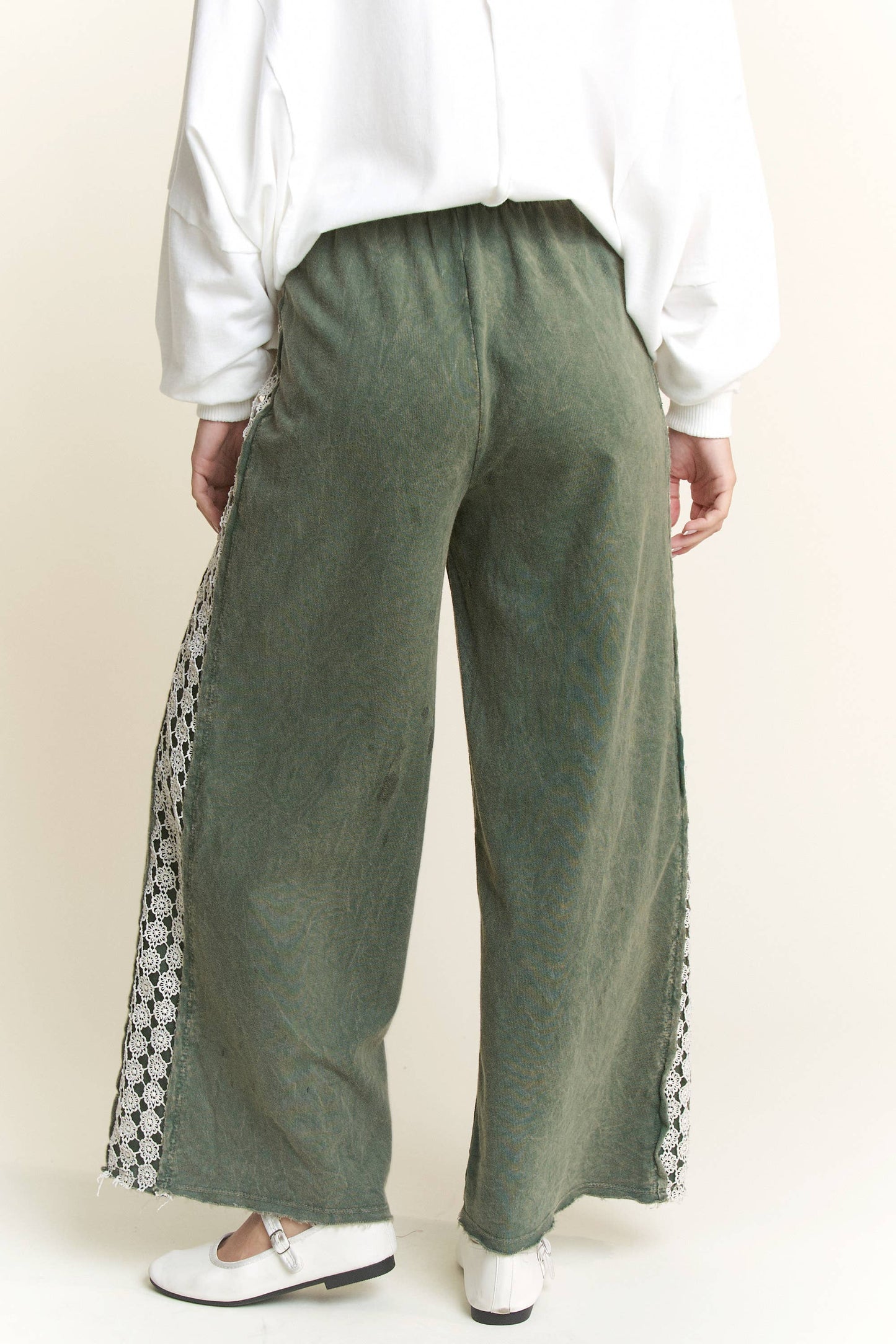 Mineral Wash Floral Daisy trim Pants