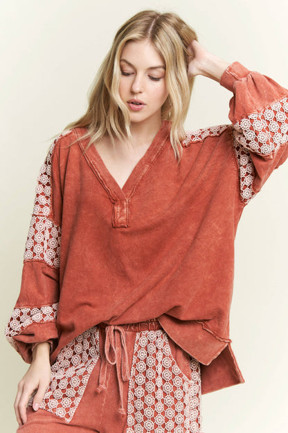 MineralWash Vneck floral detailed terry top HT5950