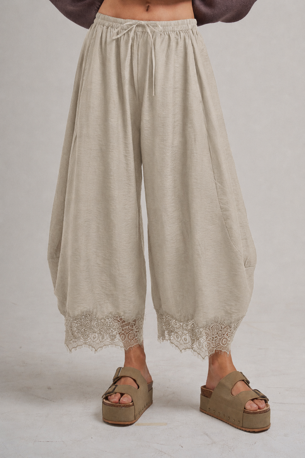 CECE FLOWY WIDE BALLOON LEG PANTS