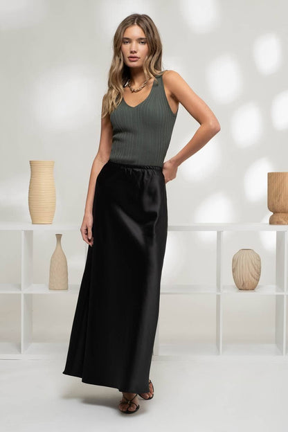 Nora SLEEVELESS V NECK SWEATER KNIT TOP