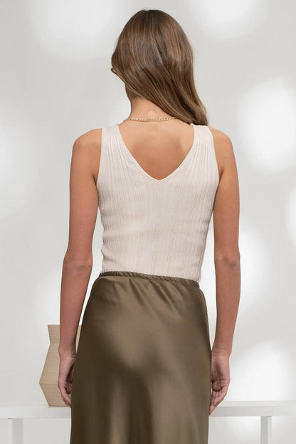 Nora SLEEVELESS V NECK SWEATER KNIT TOP